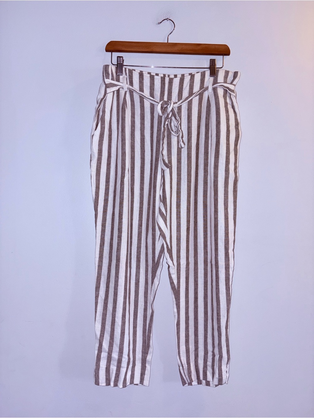 MyStyle | Grey Striped Belted Pants